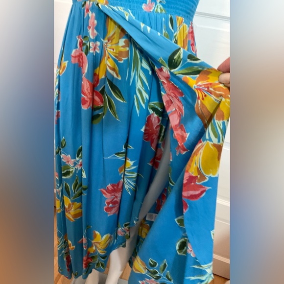 🛑🛑🛑STRAPLESS SMOCKED DRESS - Picture 4 of 10